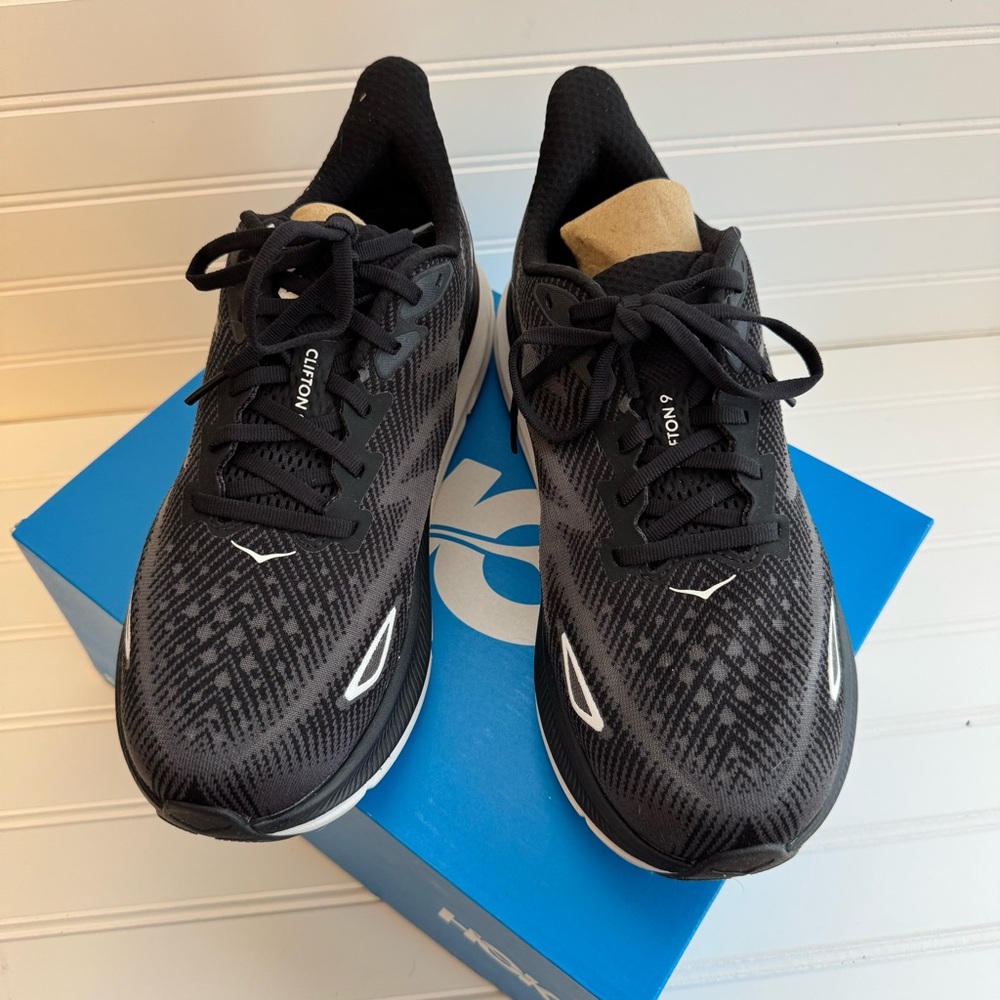 Hoka Clifton 9 9.5 wide sneakers - Picture 2 of 5